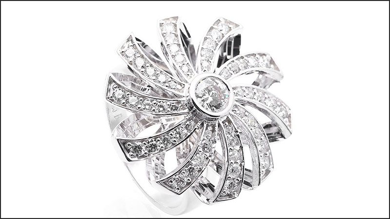 H&igrave;nh b&ocirc;ng hoa đ&iacute;nh đ&aacute; trắng si&ecirc;u đẹp mắt